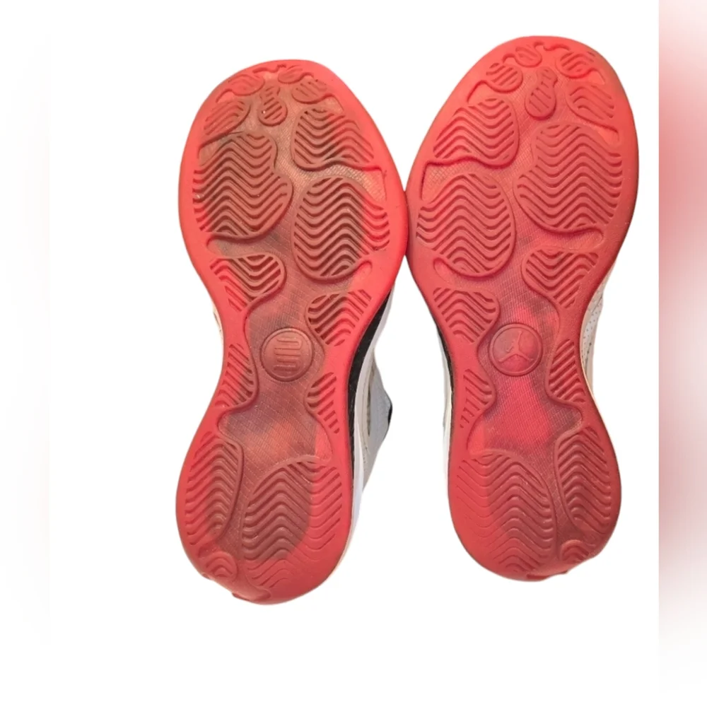 Nike Air Jordan Welcome Home Dwayne Wade Red Sz 9.5 Men 2010 Edition *RETRO* - Picture 9 of 10